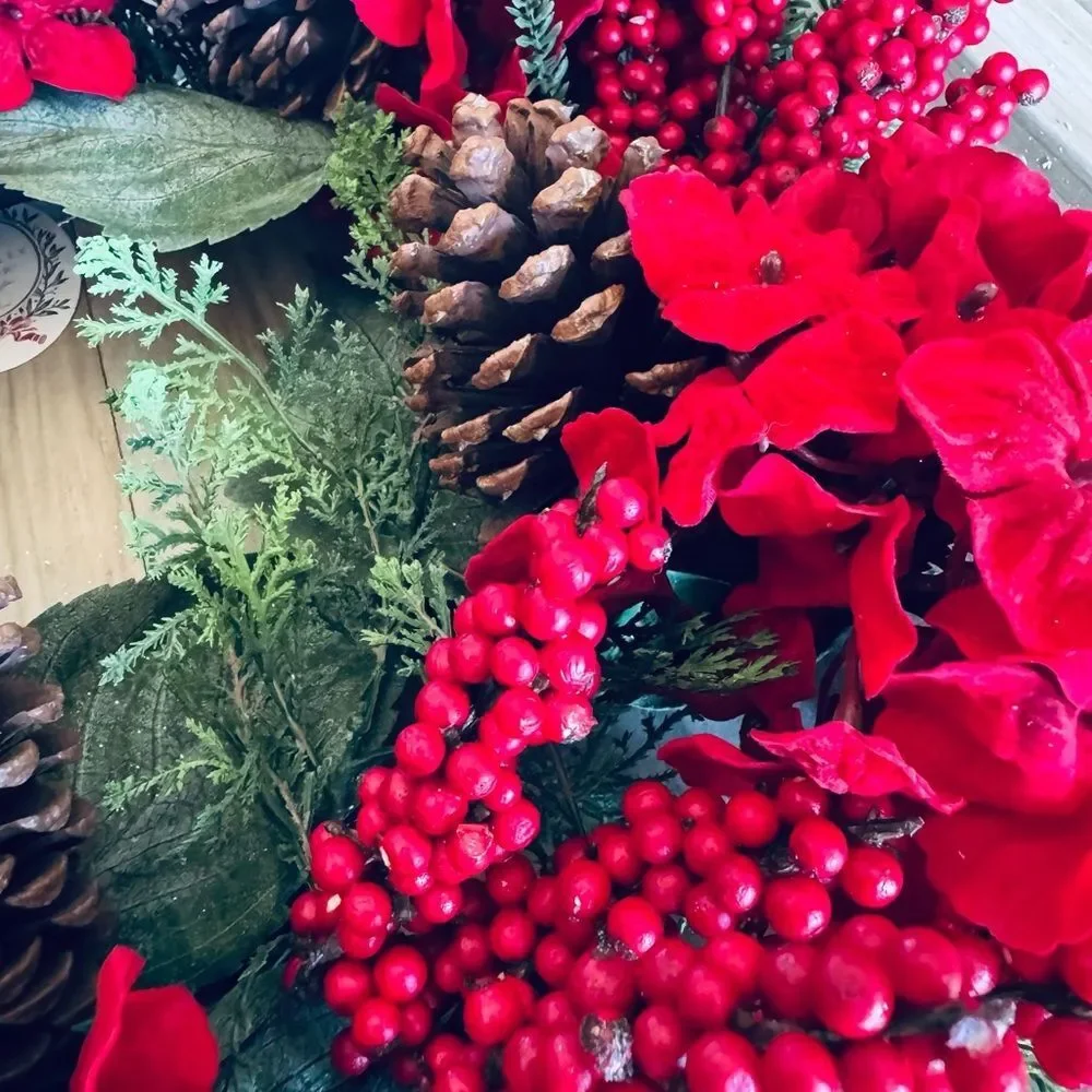 Red Hydrangea Floral Berries Pine Christmas Holiday Wreath